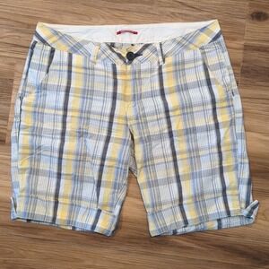 Union Bay Junior's Yellow & Grey Plaid Y2K Bermuda Low Rise Shorts 11‎